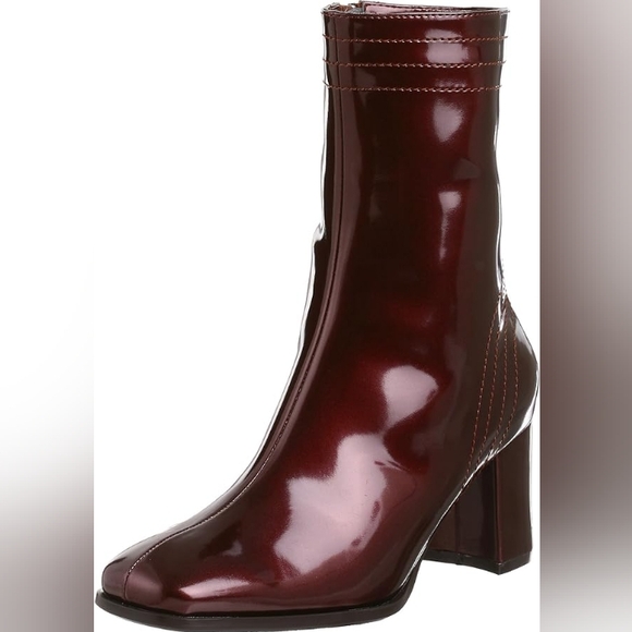 Aquatherm by Santana "Suzanne" Patent Bootie- Sz. 7.5 - Picture 11 of 12